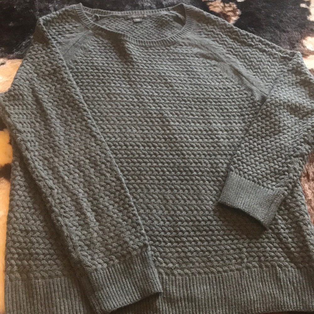 Grey cable-knit sweater 🌟2-for$10🌟